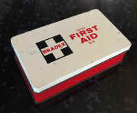 bradex first aid tin - mini.jpg (178967 bytes)
